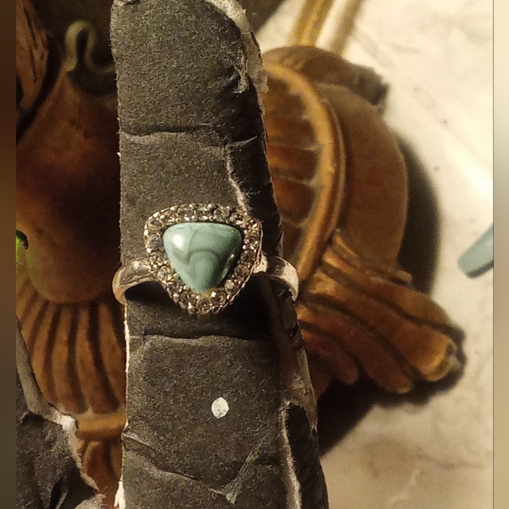 Elegant Silver and Green Ring